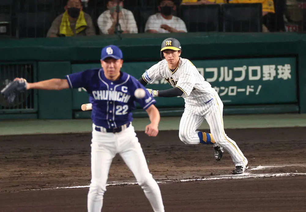 阪神・近本が21試合連続安打　6回に大野雄から中前打