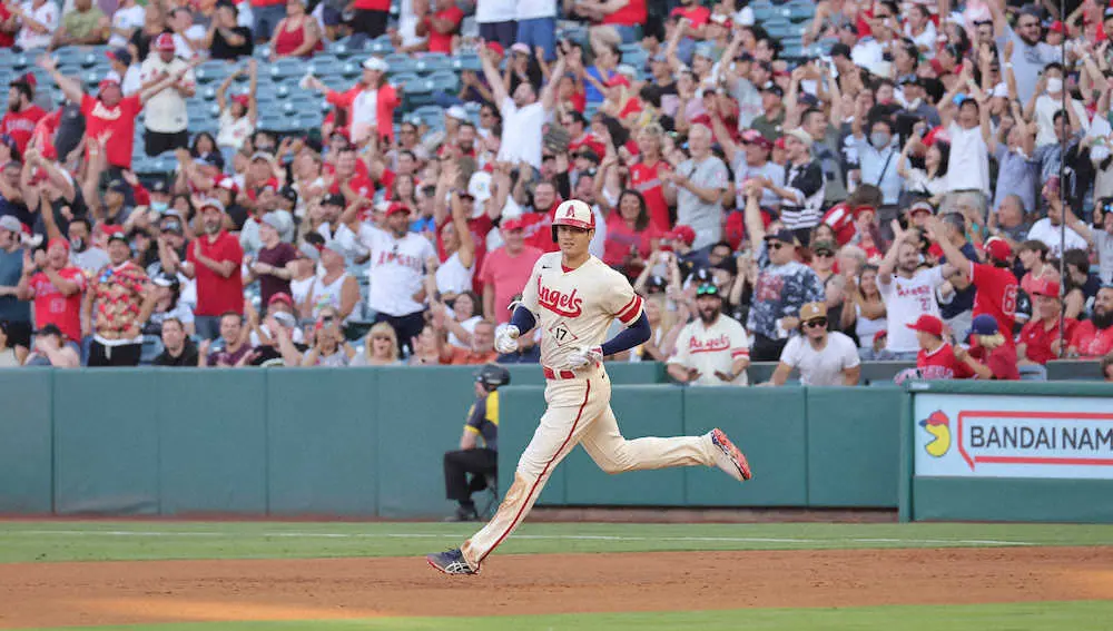 【画像・写真】大谷翔平　豪快17号アーチに現地実況「マンモスホームラン」「スゴイ！ショウヘイ！」