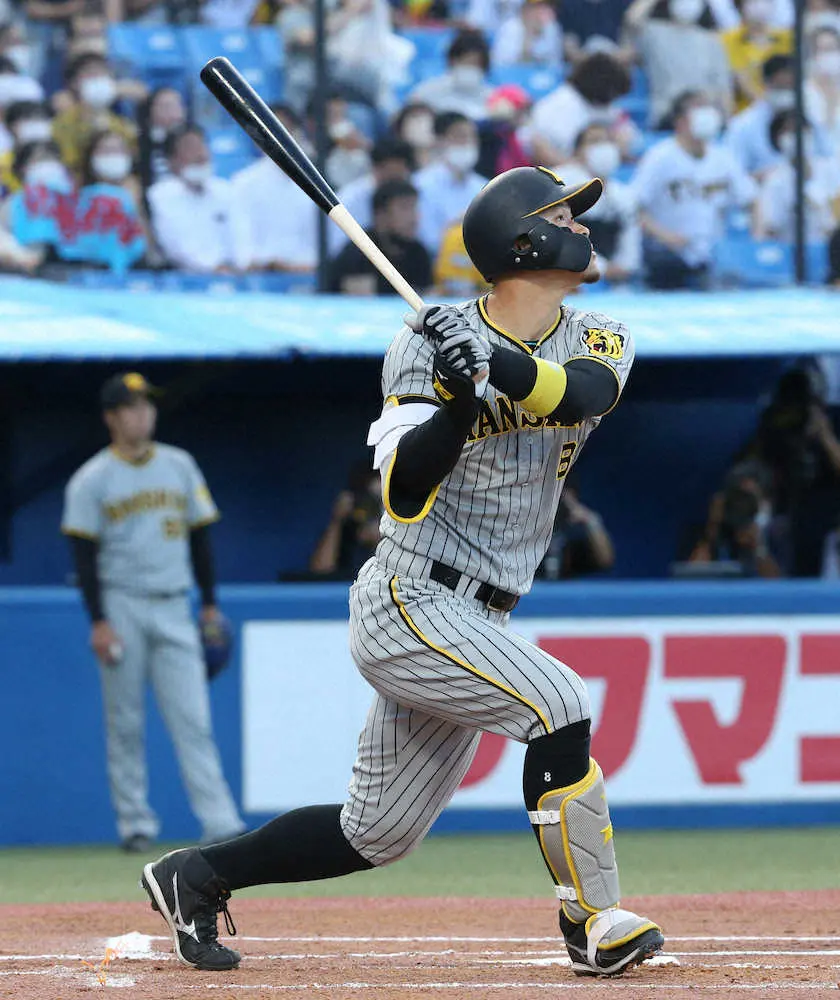 阪神・佐藤輝　右中間フェンス直撃の適時三塁打で先制　6試合ぶりの打点をマーク