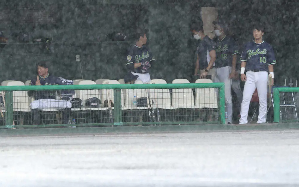 コロナ禍のヤクルト　4日ぶり試合は雨天中止…松元監督代行「残念」