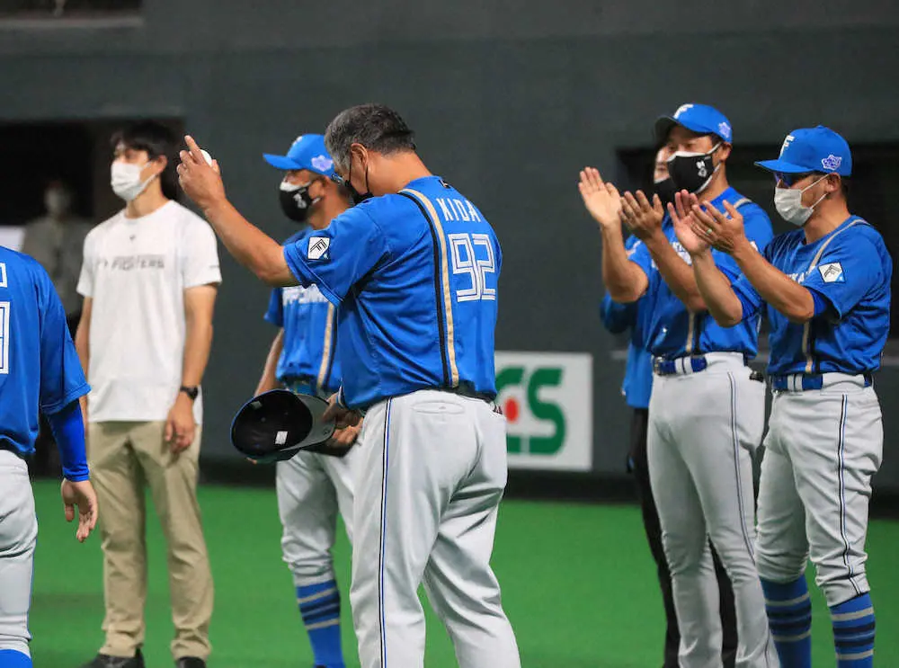 日本ハム・木田監督代行　連敗を6で止め4戦目で初勝利　ウイニングボールは「鎌ケ谷に飾っておきます」
