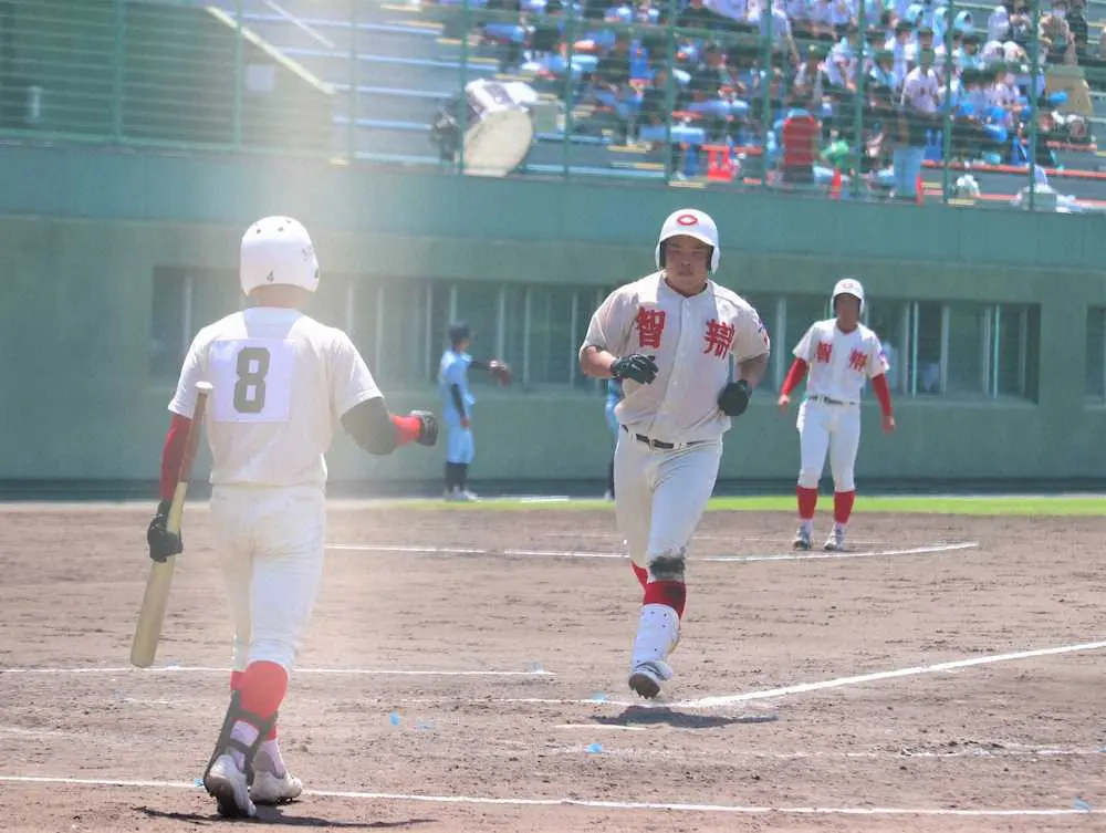 【高校野球】智弁和歌山、コールド大勝で決勝へ　単打攻勢で先制、山口3号など長打で加点