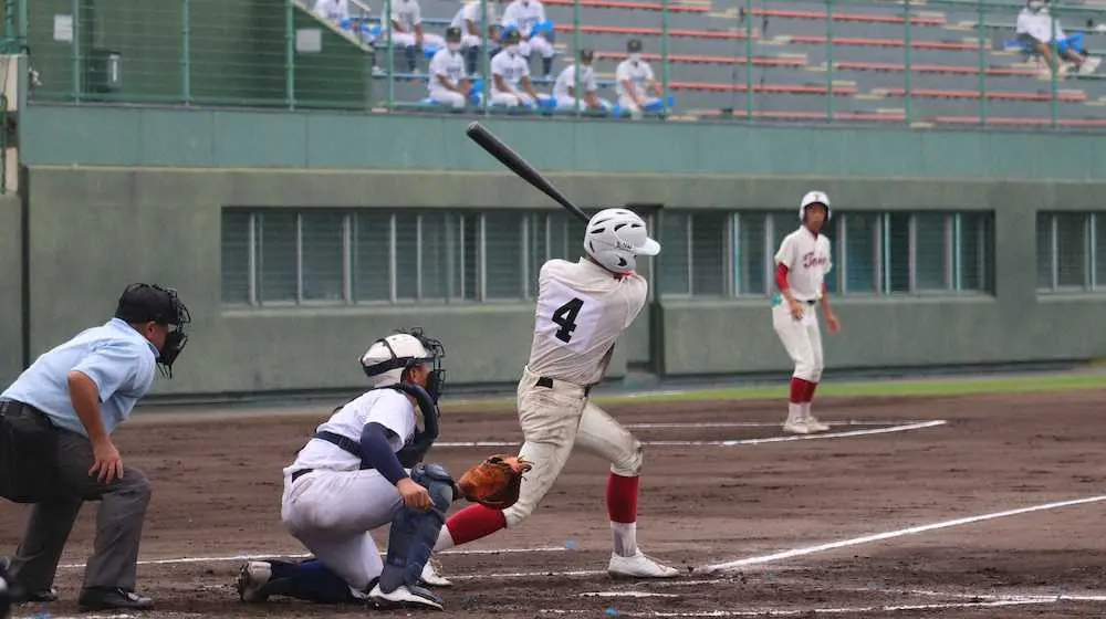 【高校野球】古豪・桐蔭が33年ぶり和歌山大会決勝進出　研究通りの狙い球と機動力で和歌山東撃破