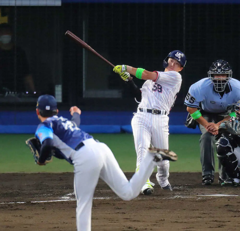 ヤクルト・長岡が笑顔の初安打　本田の直球を右翼線二塁打「本当にうれしい」