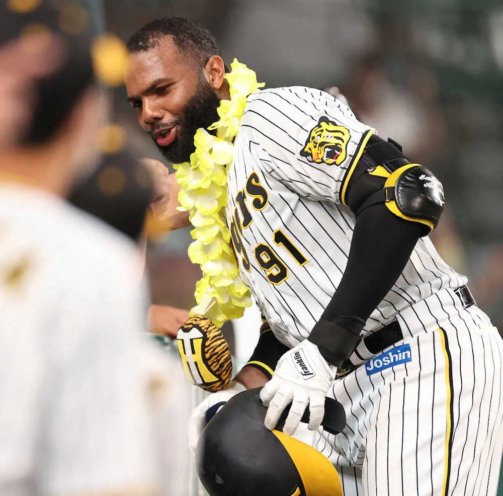 【画像・写真】阪神　新助っ人・ロドリゲス、来日10打席目で初本塁打「チームのために1本打ててうれしいね」