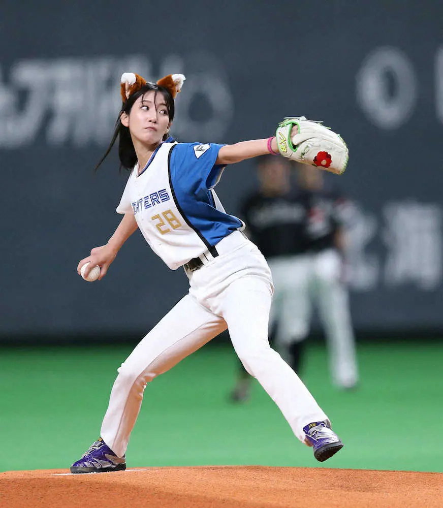 道産子のモデル・椿梨央　日本ハム戦で女性芸能人最速を目指すもまさかの球速表示なし「悔しい」