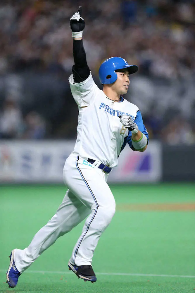 日本ハム・近藤が逆転サヨナラ弾「野球の申し子」29歳誕生日に自ら祝砲「気持ちいいですね」