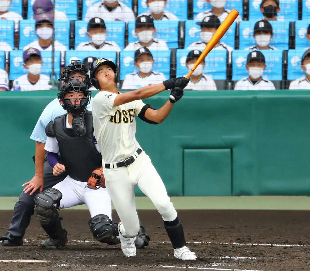 【甲子園】八戸学院光星・佐藤がランニング本塁打　打球がフェンス直撃し激走　夏の甲子園4年ぶり