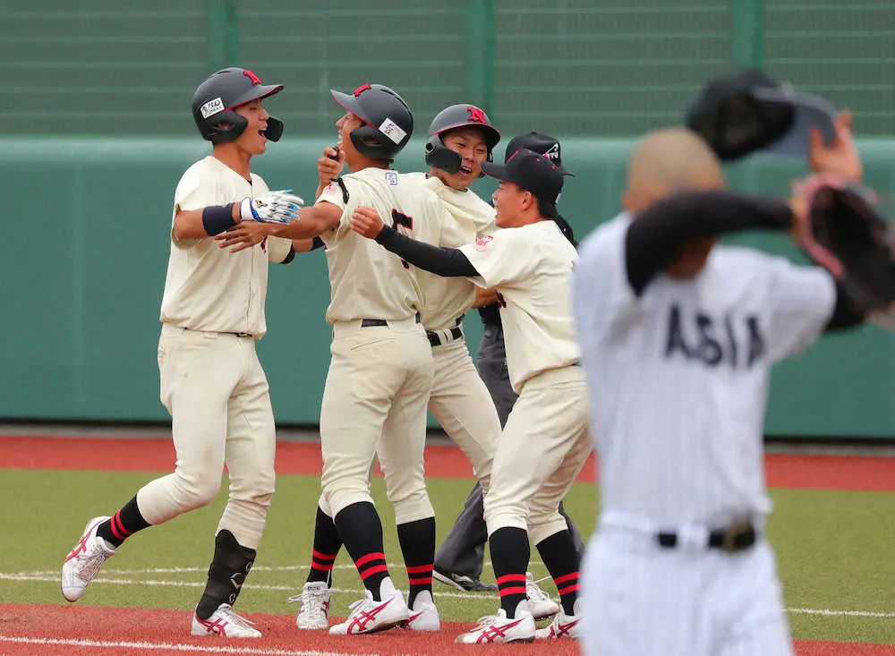 東都大学野球が福島で開幕　日大が前季優勝の亜大にサヨナラ勝利