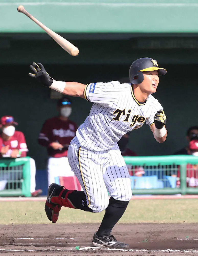 阪神　ファーム日本選手権「5番・DH」で出場の前川が右翼席へ本塁打