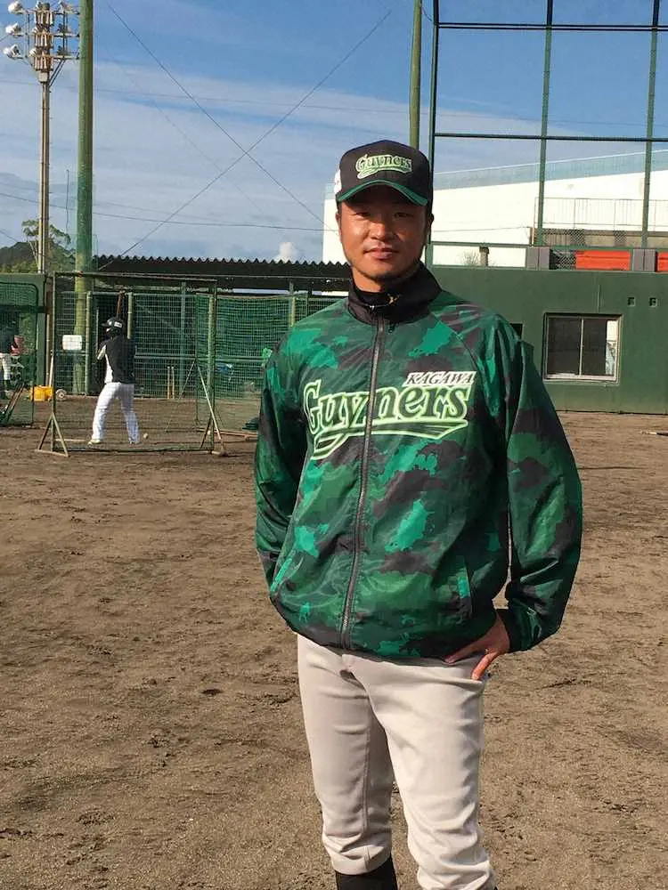 四国アイランドリーグplus・香川で、兼任コーチとしてプレーする近藤一樹投手
