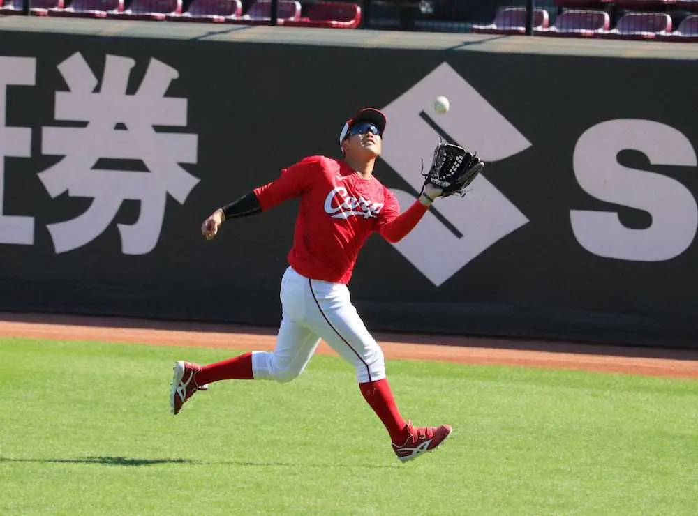 広島・小園　走り方改革「10盗塁を目指します」　新井新政権で機動力野球復活