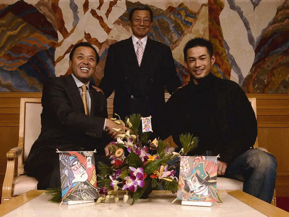03年オフに新春対談を行った（左から）岡田監督、仰木彬氏、イチロー