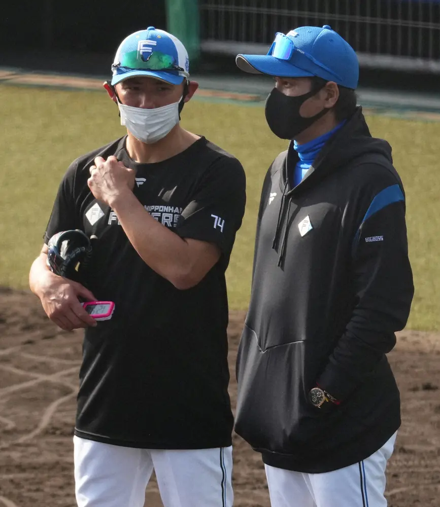 日本ハム、矢野コーチらが契約満了で退任