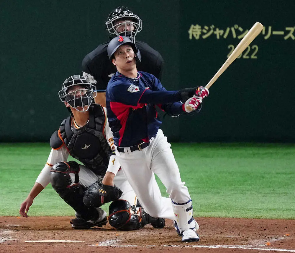 山田哲人は2打席連続四球で“お役御免”　日本シリーズで打撃不振も侍では・333