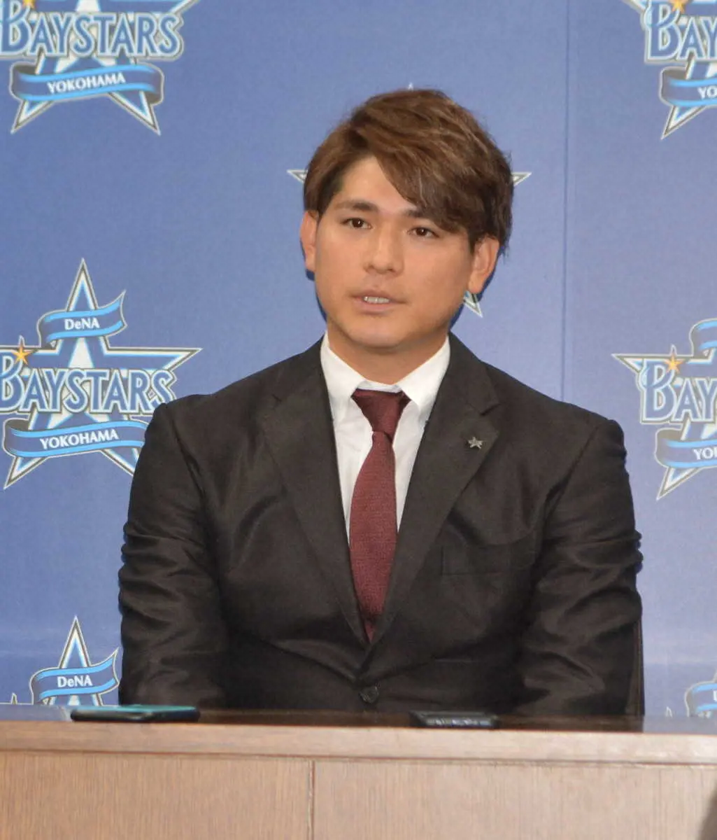 DeNA・神里が契約更改し280万円減の年俸4500万円でサイン「練習するしかない」