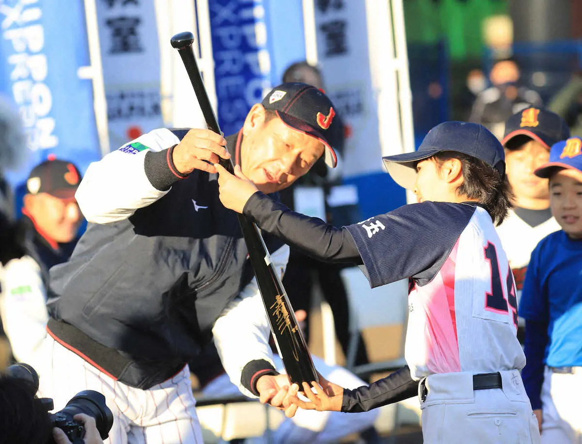 侍J栗山監督　メジャー移籍の吉田正招集は慎重　「こっちの都合で個人の夢を壊してしまうのは絶対にダメ」