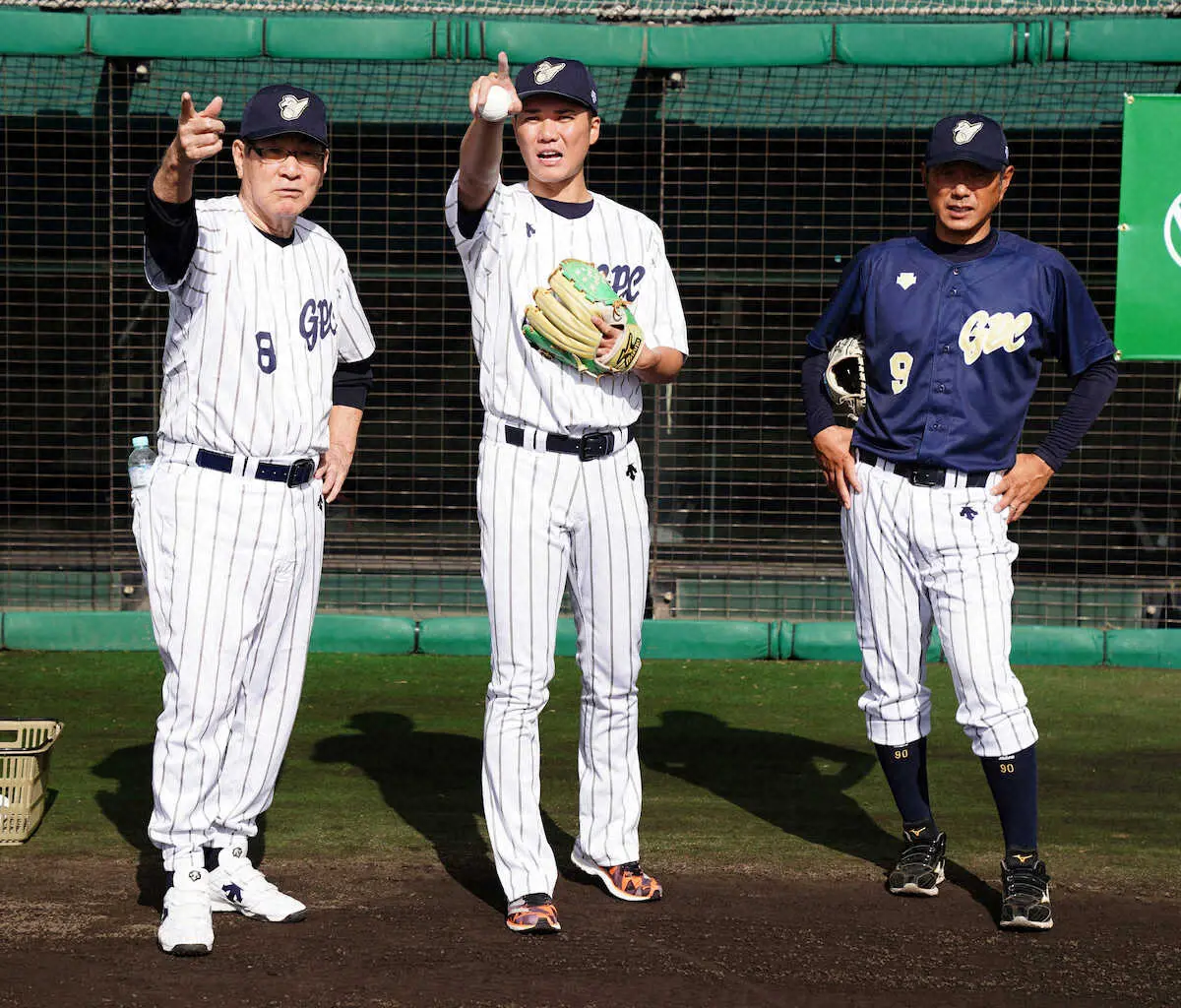 【画像・写真】名球会オールスター戦　現役は巨人坂本、西武栗山が出場　坂本は憧れの西武松井監督と対戦「楽しかった」　