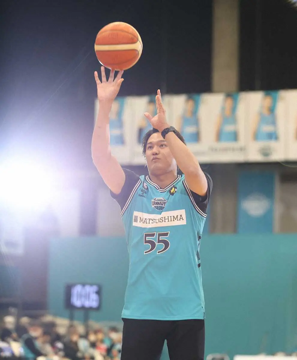 阪神・藤浪がBリーグの試合に登場「来年からはおそらくメジャーリーグに挑戦させてもらうことに…」