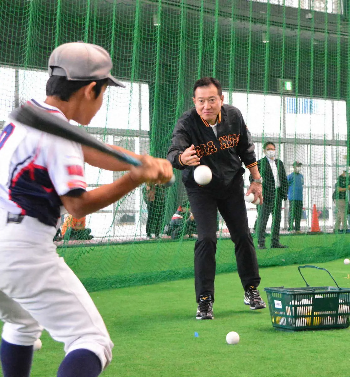 【画像・写真】巨人・原監督が沖縄で子どもたちに指導「球界の宝…刺激、起点になることを願いたい」