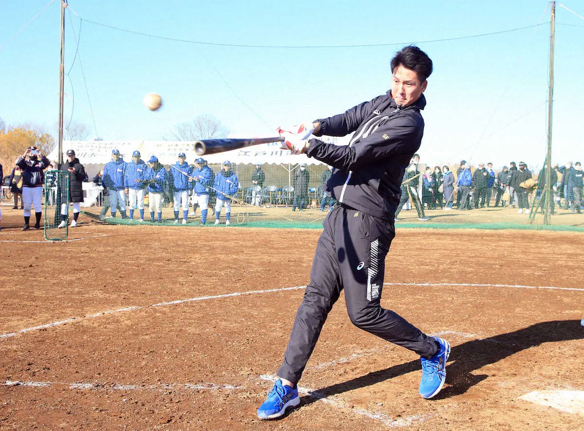 巨人3年目・秋広「開幕スタメン」　一塁に加え外野守備も磨きチャンス広げる