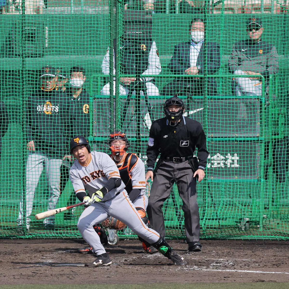 松田　巨人移籍後“初安打”　記念球「宝にしますよ」