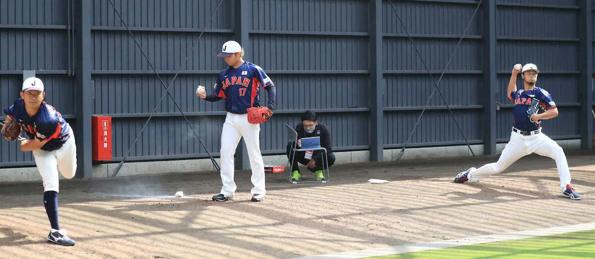 侍・今永＆伊藤　ブルペンでダルビッシュと“共演”　今永「何で一緒のタイミングで…」