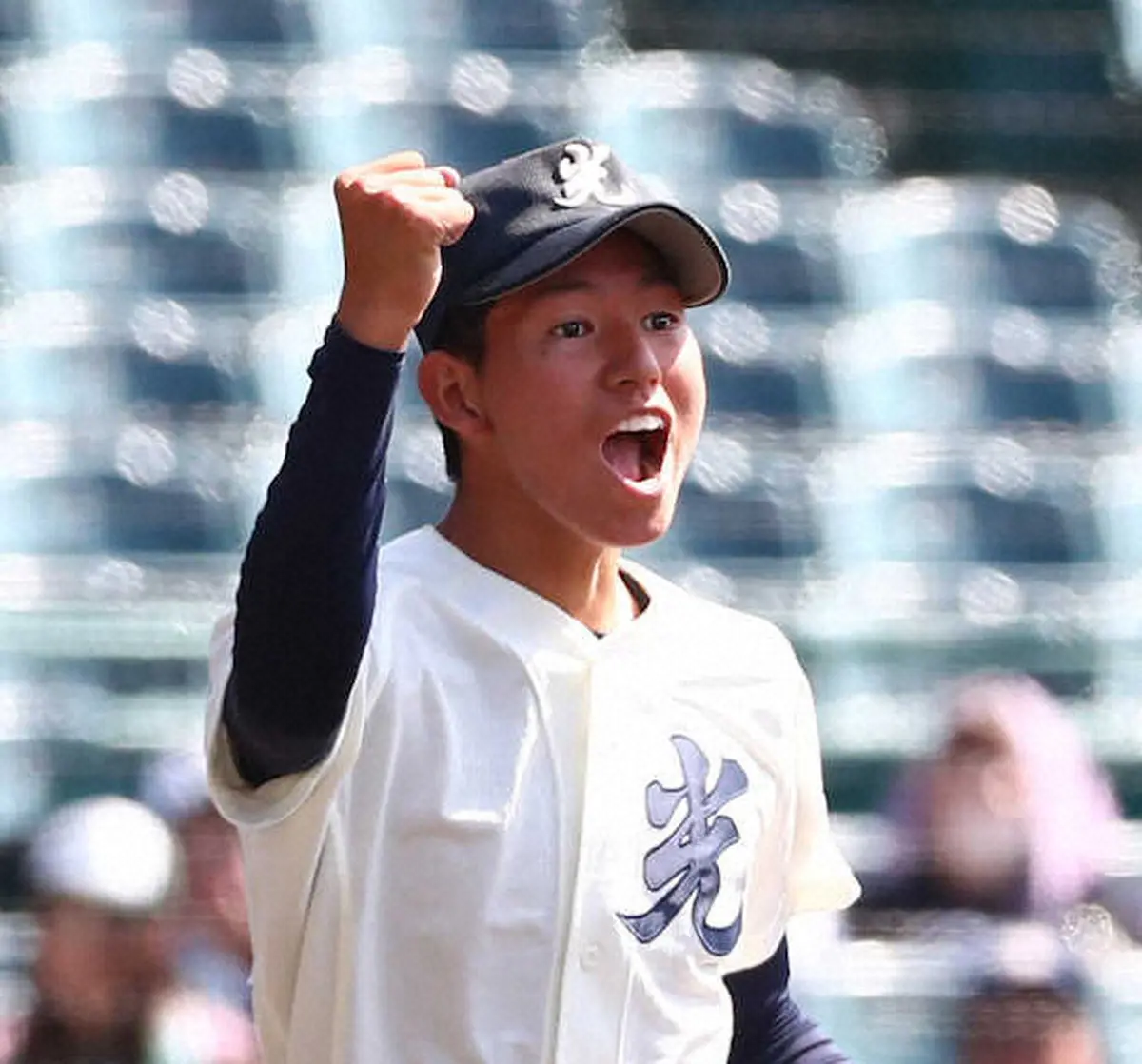 光が輝いた！甲子園初勝利　升田“マダックス”99球完封で導く「思った以上のパフォーマンスが出た」