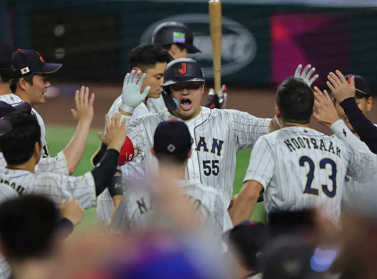 【画像・写真】侍・村上　“遅くて世界一速い”WBC1号「完璧でした」30打席目、今大会最速打球速度185キロ