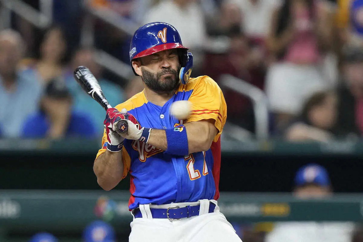 【画像・写真】アストロズのアルトゥーベが骨折した右手親指を手術　WBCの米国戦で負傷　復帰は5月末以降