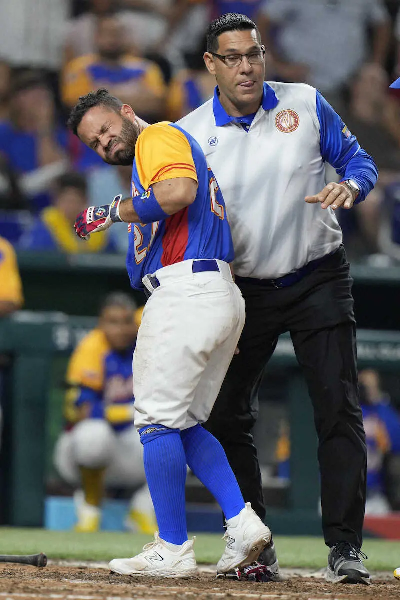 【画像・写真】アストロズのアルトゥーベが骨折した右手親指を手術　WBCの米国戦で負傷　復帰は5月末以降