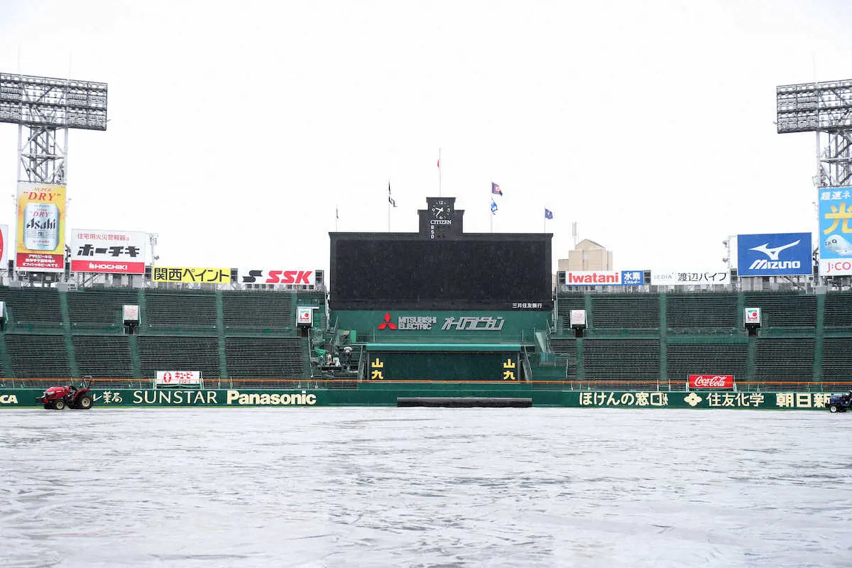 天候不良で選抜高校野球大会第8日が順延となった甲子園球場　（撮影・須田　麻祐子）