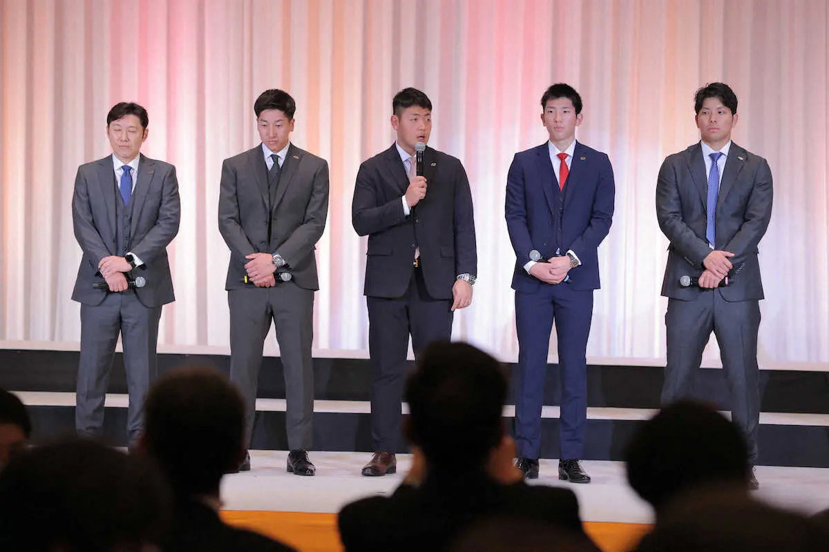 WBC優勝貢献　巨人・岡本が誓った「ジャイアンツで日本一」　2023読売巨人軍激励会