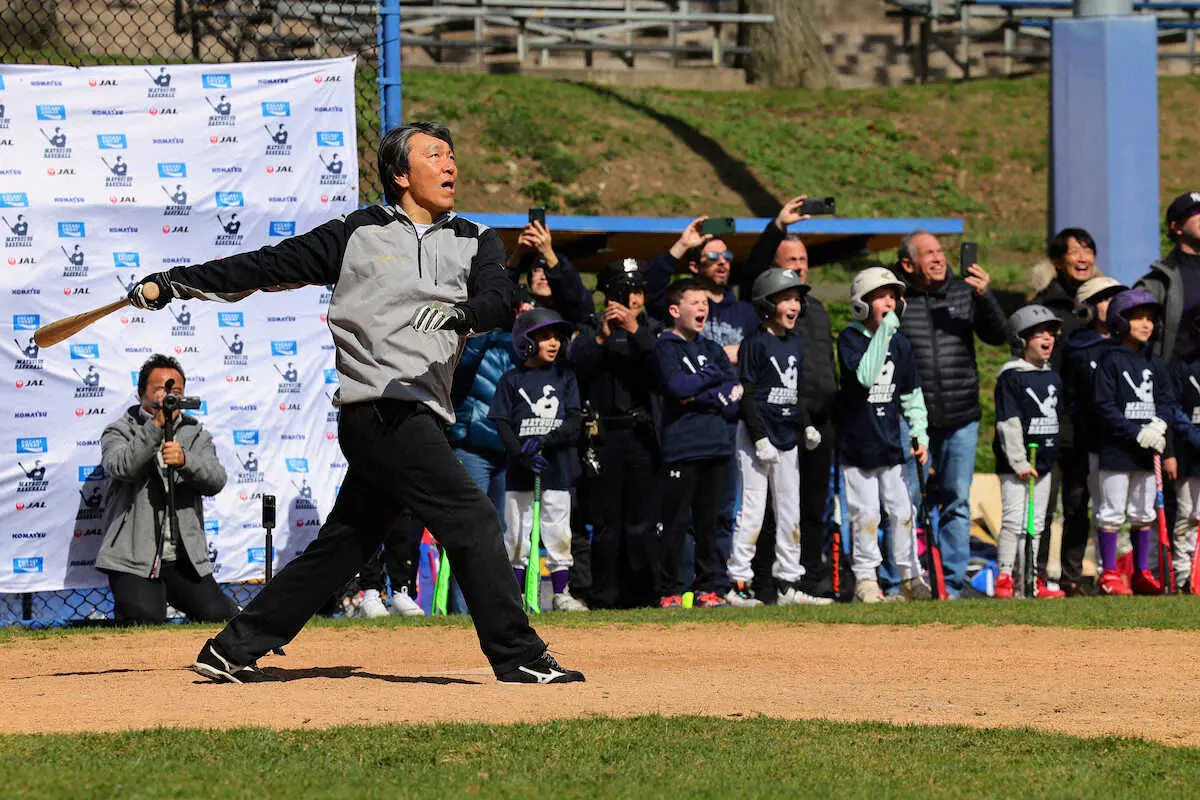 松井秀喜氏が豪快2連続柵越え　NYで野球教室「みんなまず野球を楽しんで」