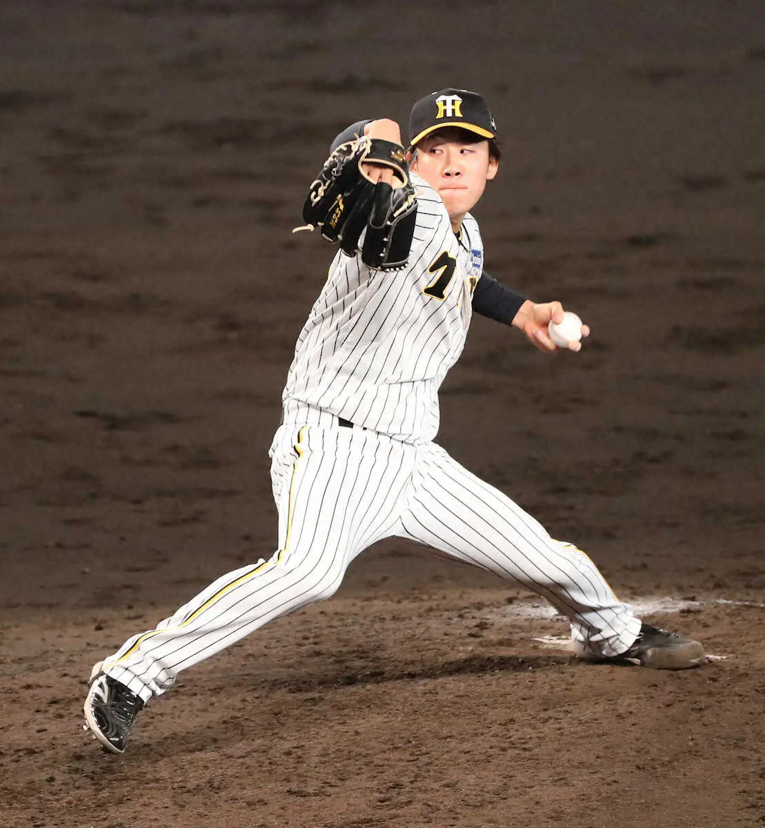 【画像・写真】阪神の01年生まれ左腕・ドラ6富田＆及川が零封リレー　堂々聖地デビューの富田「やるべきことができた」