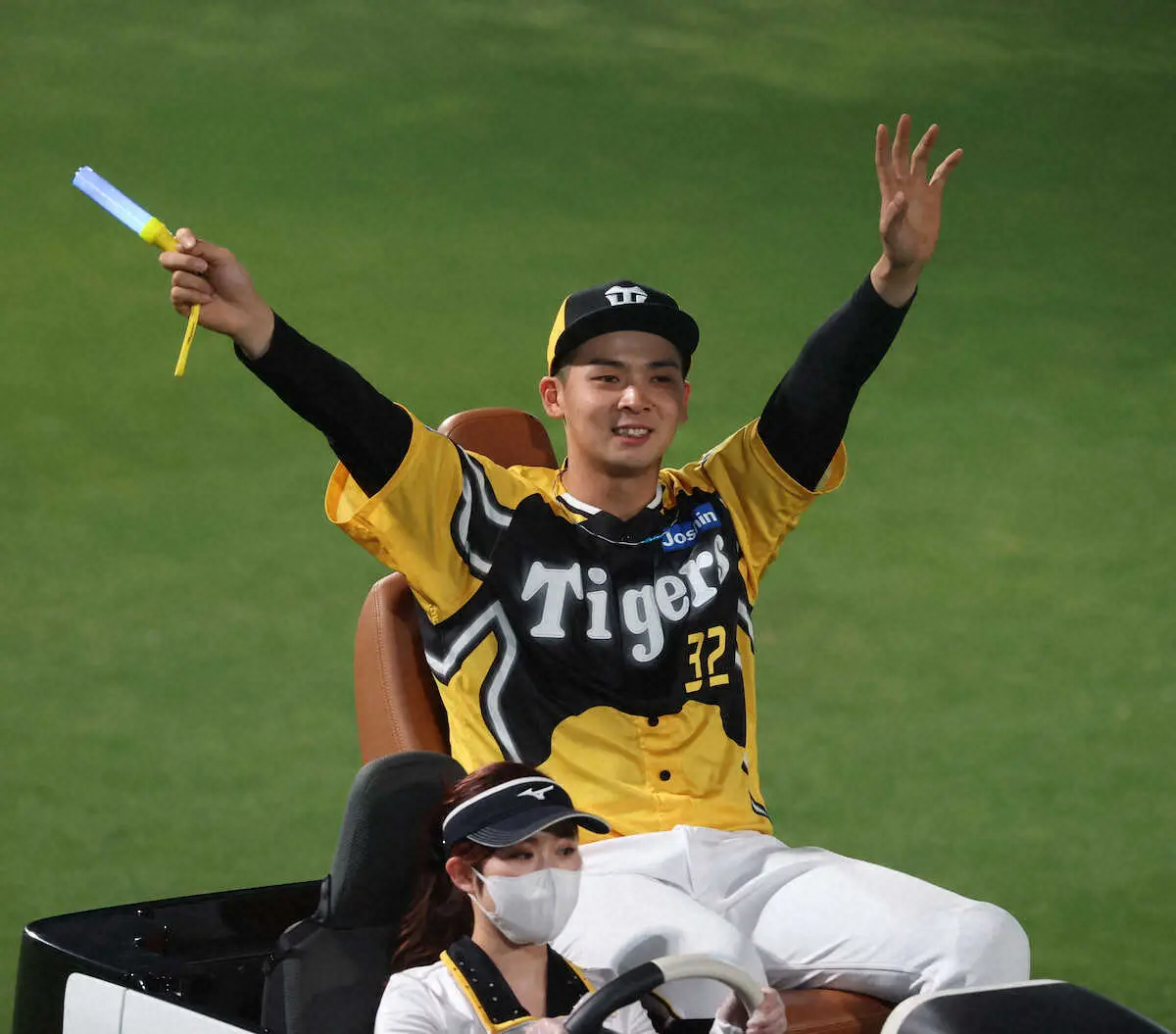 阪神・井上　プロ初猛打賞　二塁打→二塁打→三塁打で4打点!!!!　「最高です。今年はやったります」