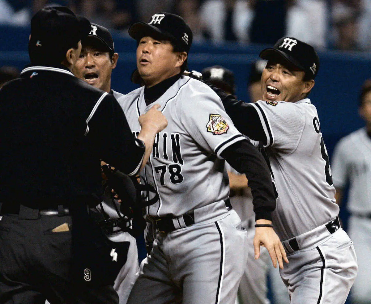 「岡田監督は阪神を本当に愛している」　虎の412勝を支えた名参謀が語る「野球選手が好き」な指揮官