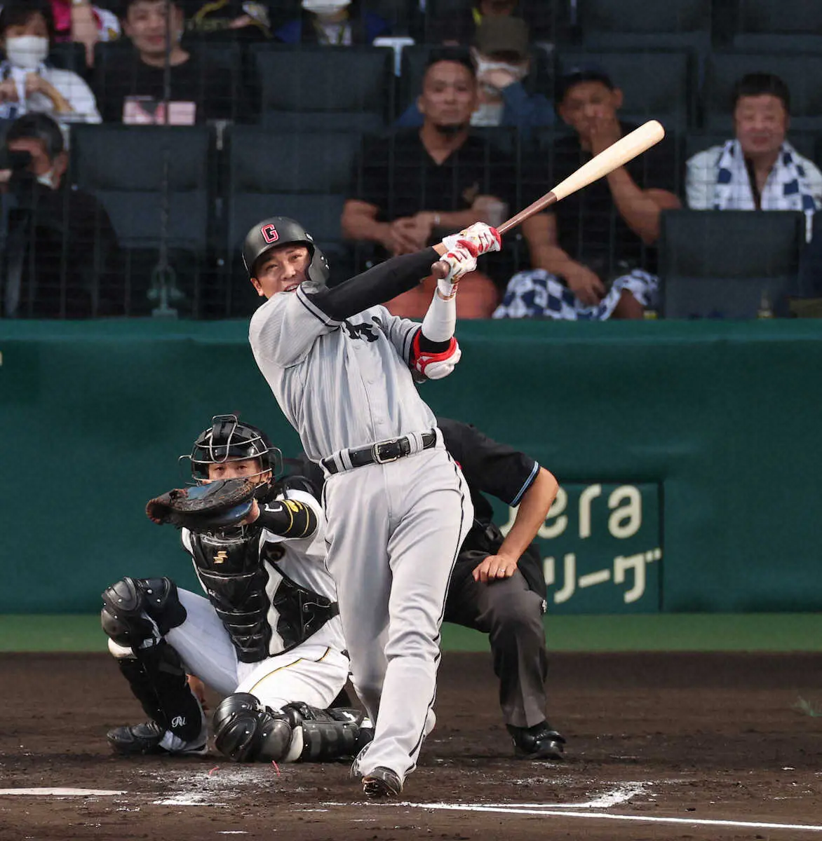 巨人・坂本が先制打で7試合連続安打に　フェン直打も二塁でタッチアウト