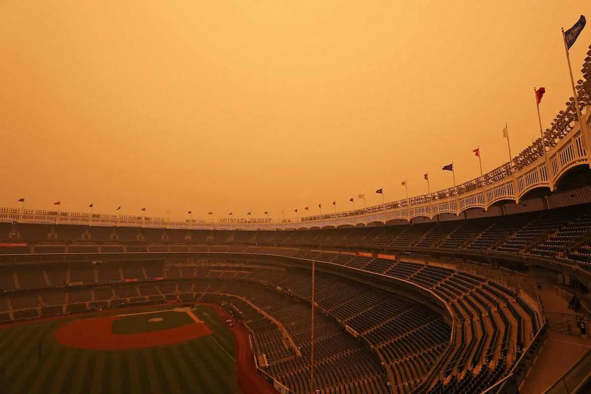 カナダの山火事でニューヨークでのヤンキース戦など2試合中止　煙が流れ込んで大気「有害レベル」に