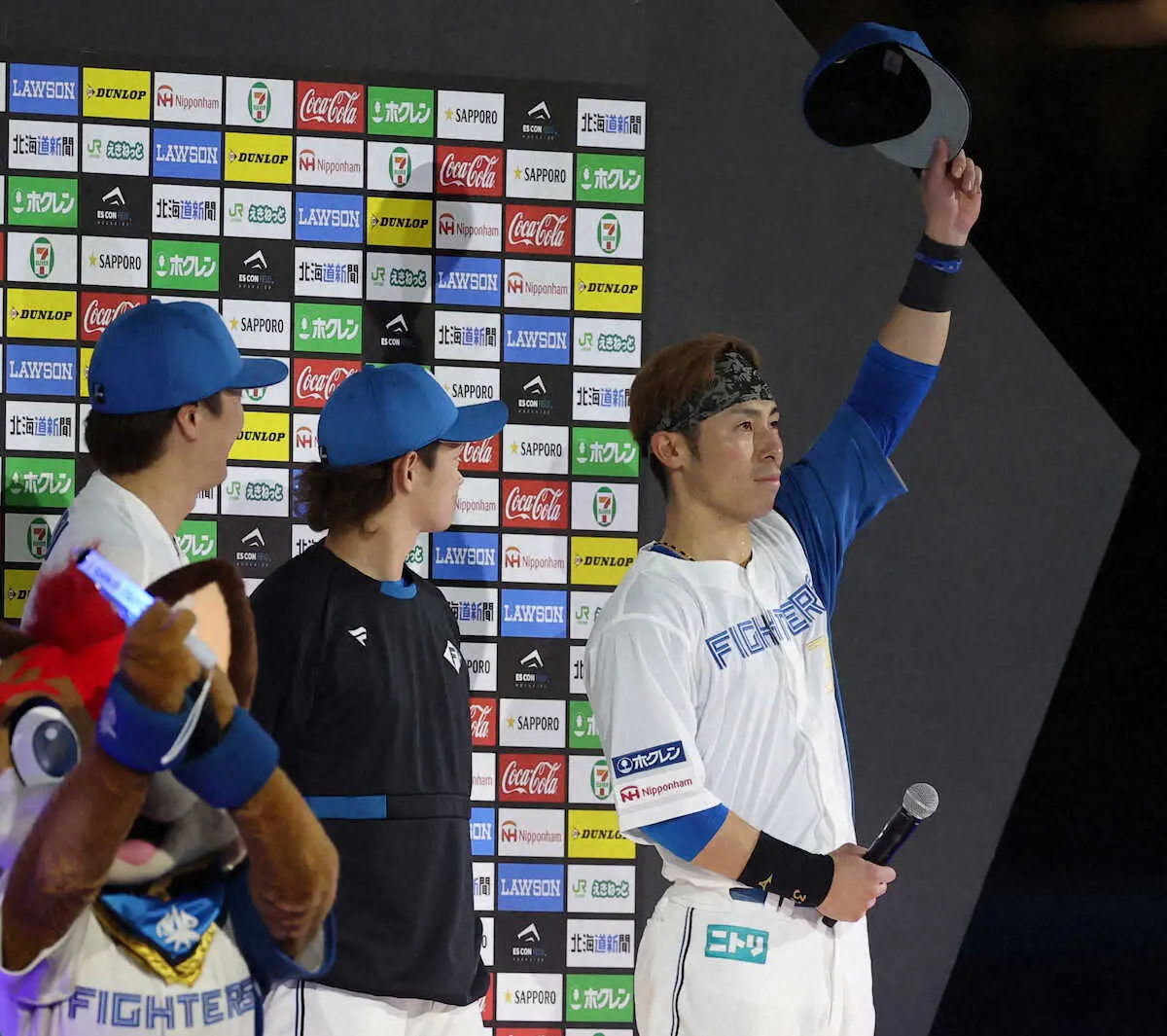 これぞ恩返し！日本ハム・江越が古巣阪神を相手に4号ソロ「振ったところに球が来た」　今季初1番で出場
