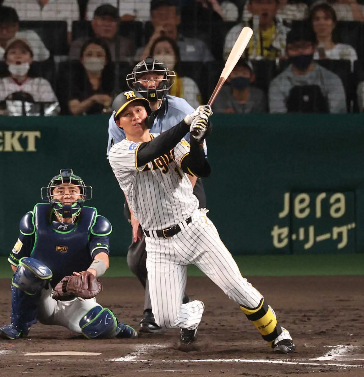 阪神・森下　96打席目でうれしいプロ初本塁打！ヤクルト・木沢から左中間へ弾丸ライナーをズドン