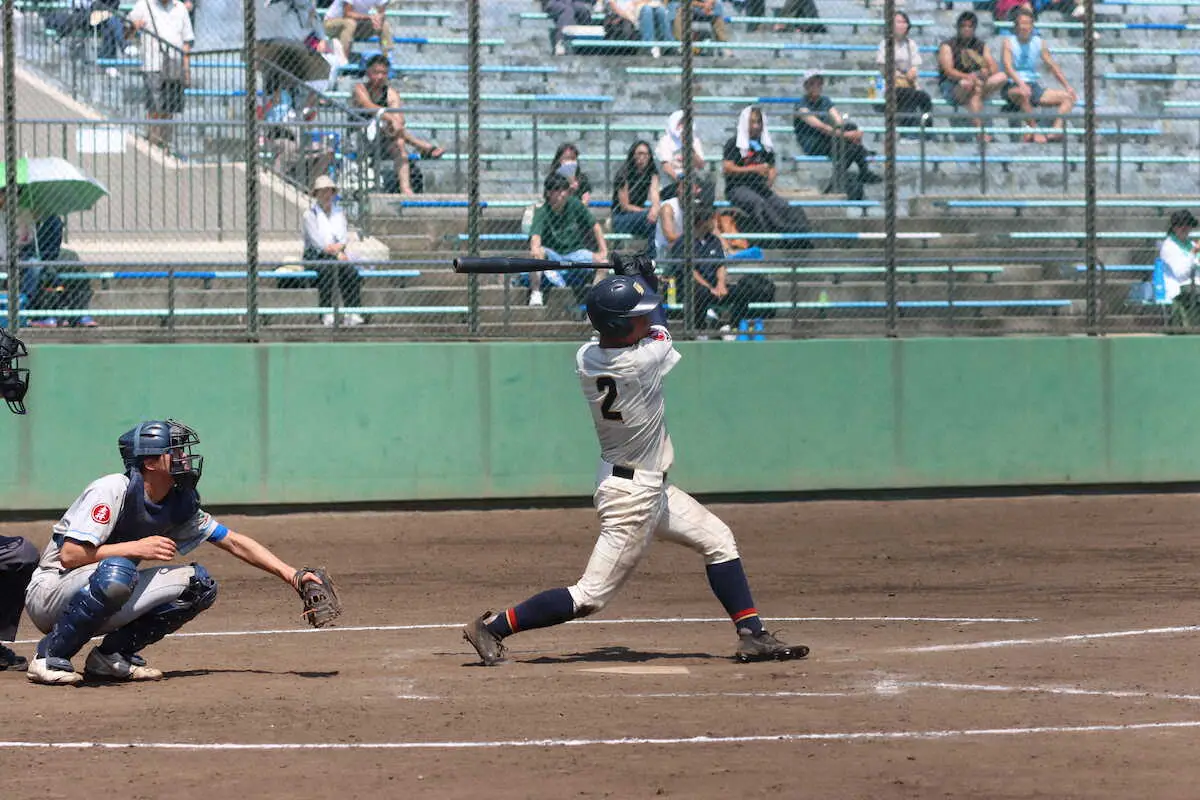 茅ケ崎西浜の主将・山岸　ミスター打法で3安打「強い打球が飛ぶようになった」