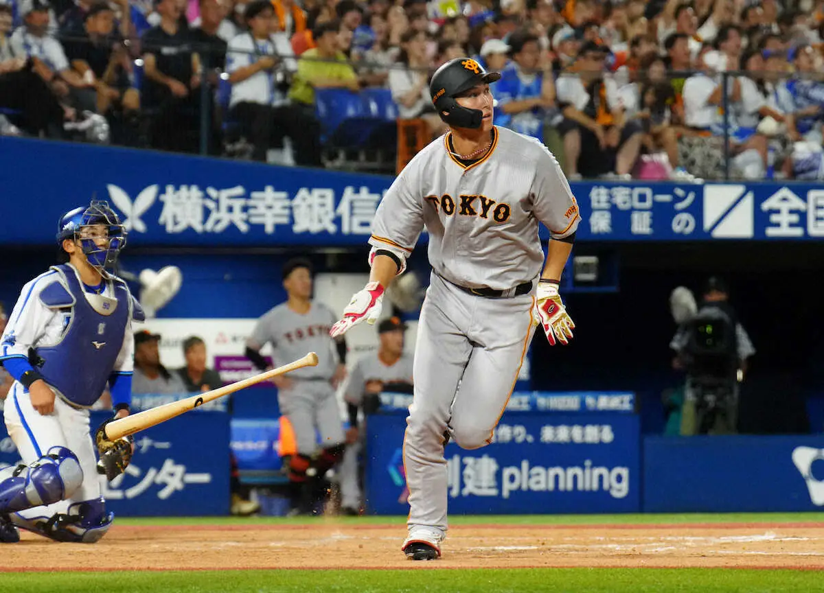 【画像・写真】巨人・秋広が原監督バースデーに勝ち越し2ラン！プロ初の3戦連発「最高の結果」好投中の山崎伊ニッコリ