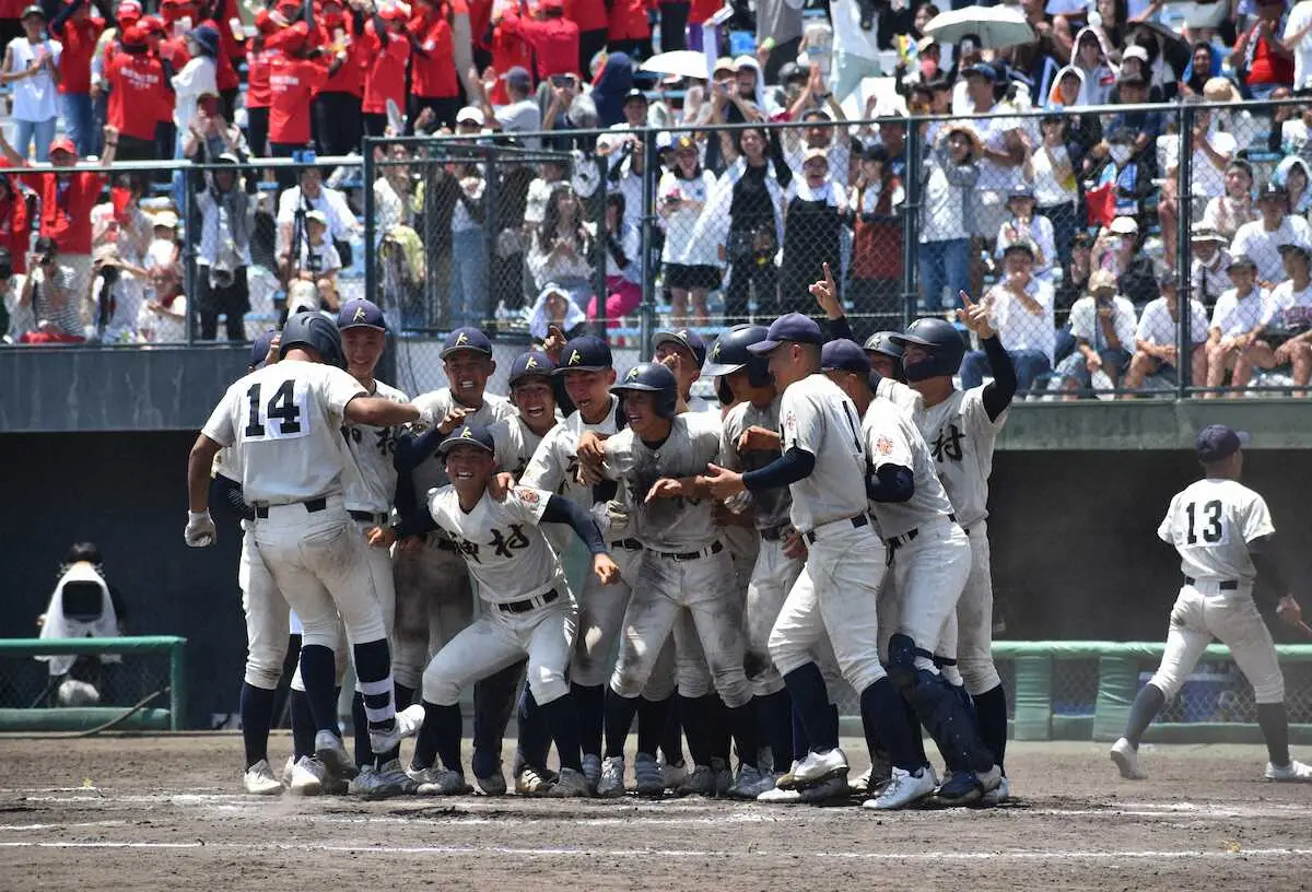 神村学園　劇的サヨナラ夏切符　延長10回タイブレーク、岩下3ラン「今までにないぐらい最高だった」