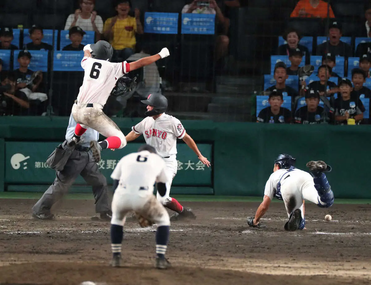 【甲子園】劇的幕切れ！おかやま山陽　延長タイブレーク逆転サヨナラで3回戦進出