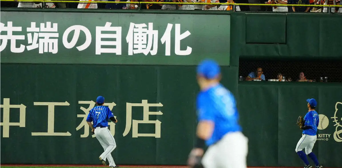 NPB　13日の巨人・坂本二塁打を説明「本塁打を二塁打に変更したものではない。フェンス越えていない」