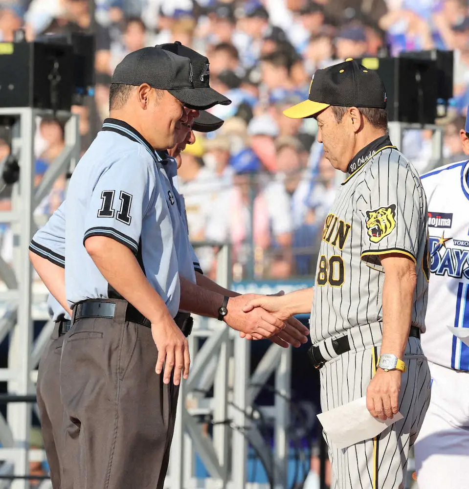 阪神・岡田監督の猛抗議がNPB動かした　杵渕統括「本塁のコリジョンあるが、他のベースにもあるのでは」