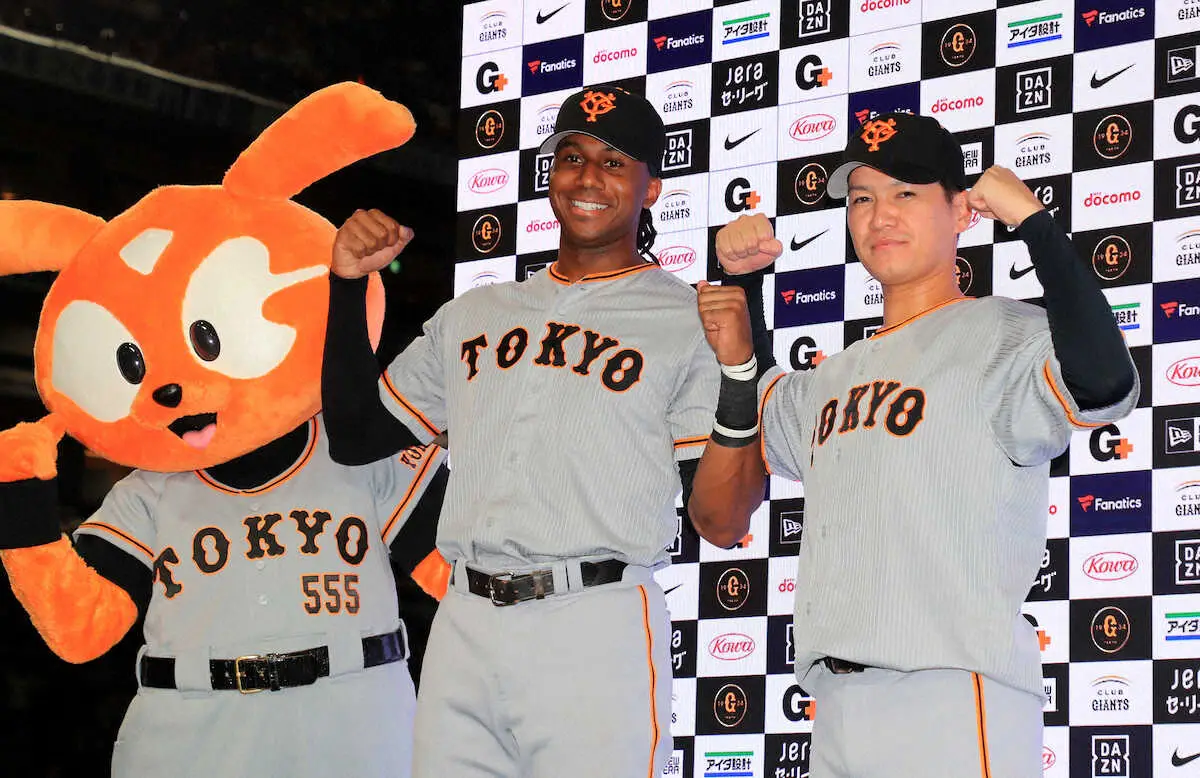 巨人の鈴木康平「凄い良い景色です」東京Dで移籍後初勝利飾りお立ち台「ジャイアンツのために腕を振る」