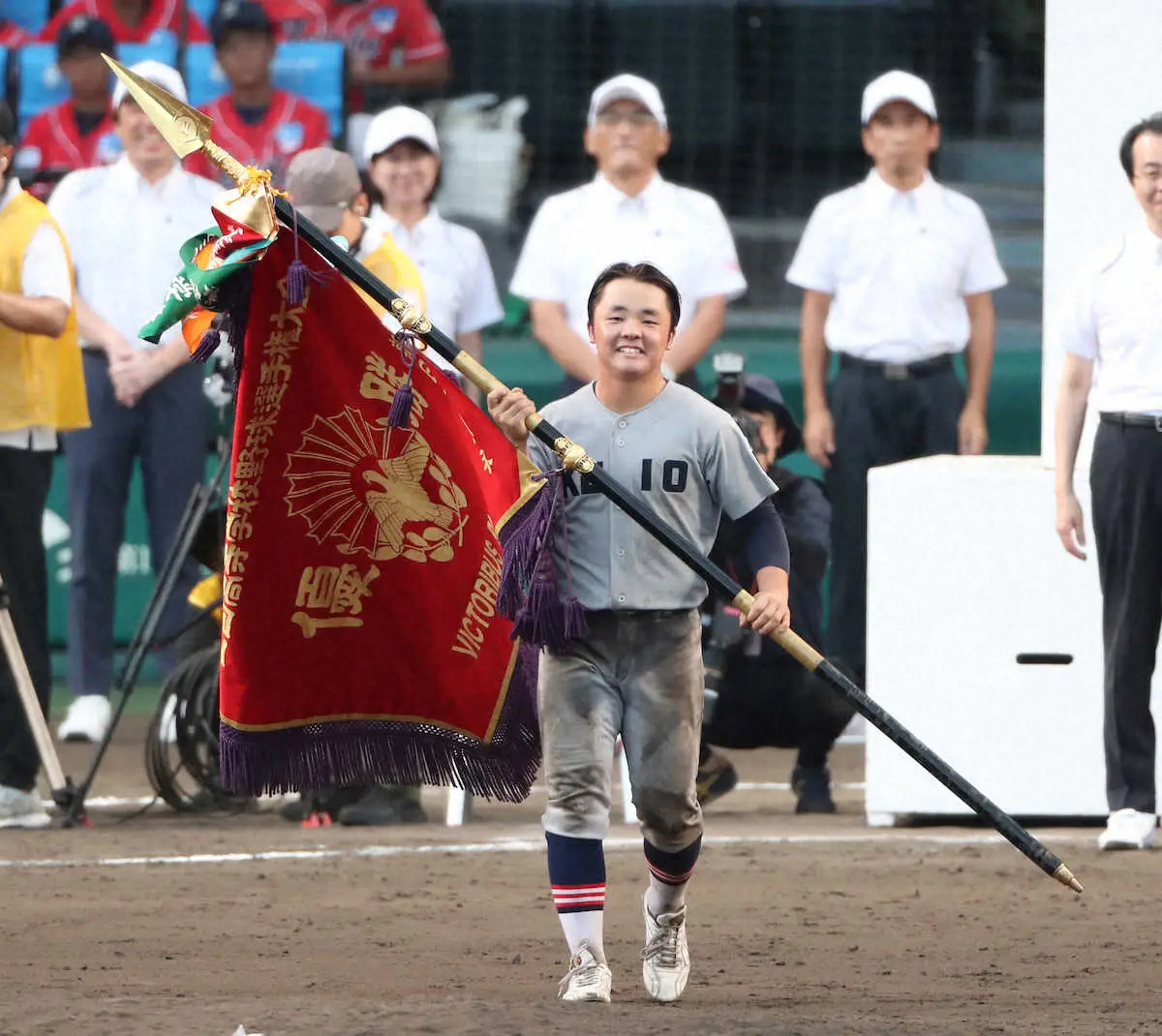 【甲子園】慶応主将「日本一、高校野球の常識を変えたいとか…笑われることも。辛い思い報われた」感無量