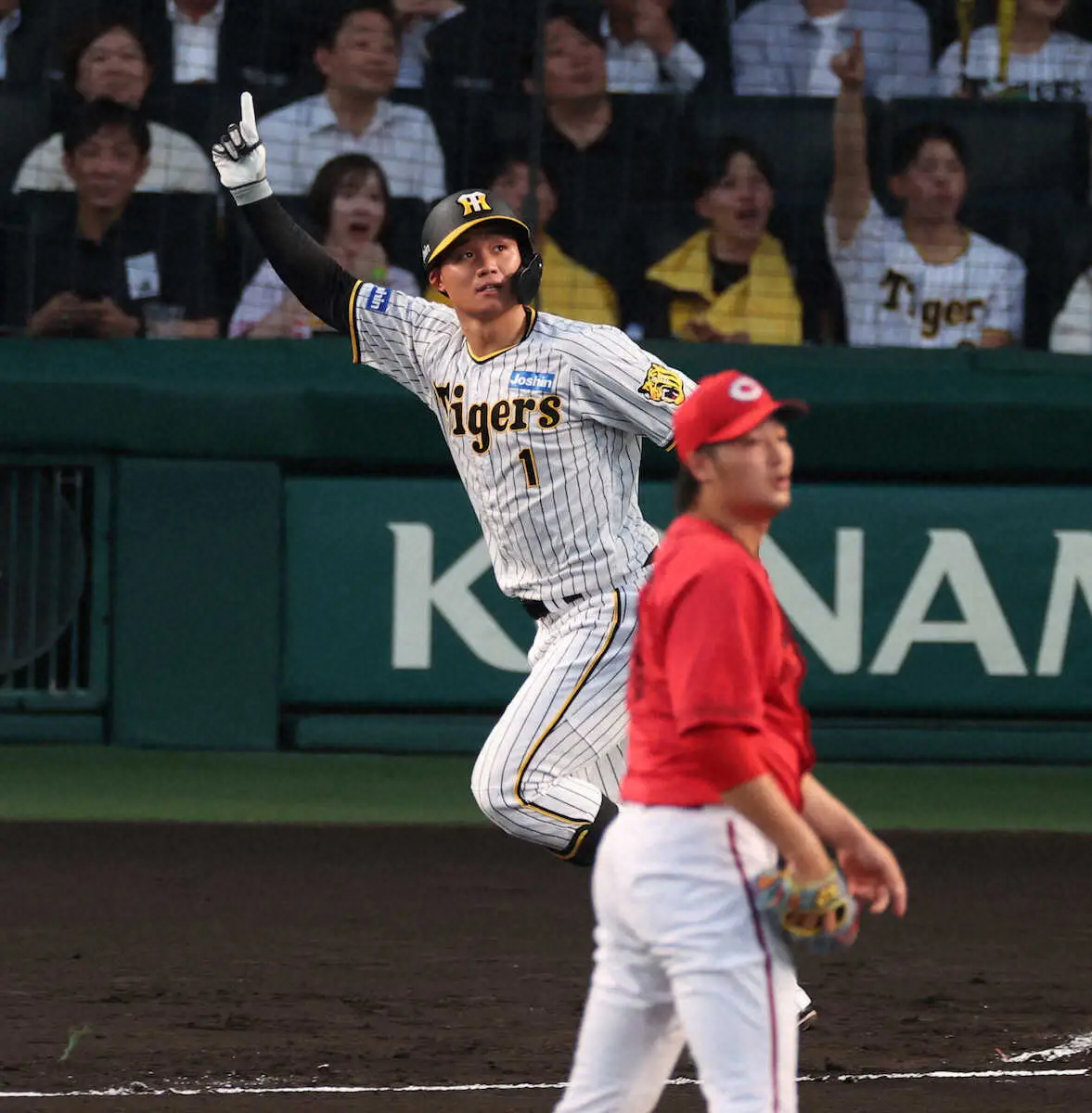 阪神・森下が初回に先制10号ソロ　岡田彰布以来43年ぶり新人右打者の2ケタ本塁打